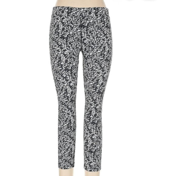 DRI-FIT Nike Size M Active black and white print design pants - Picture 1 of 4